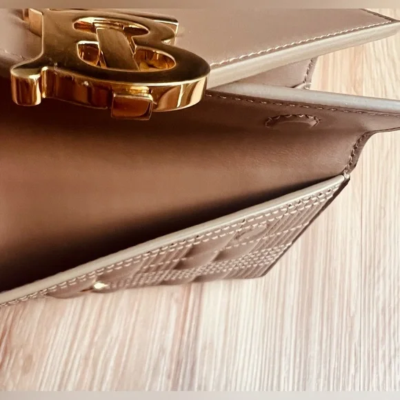 ❌❌❌ SOLD ❌❌❌ Burberry Quilted TB Envelope Belt Bag - Picture 8 of 15